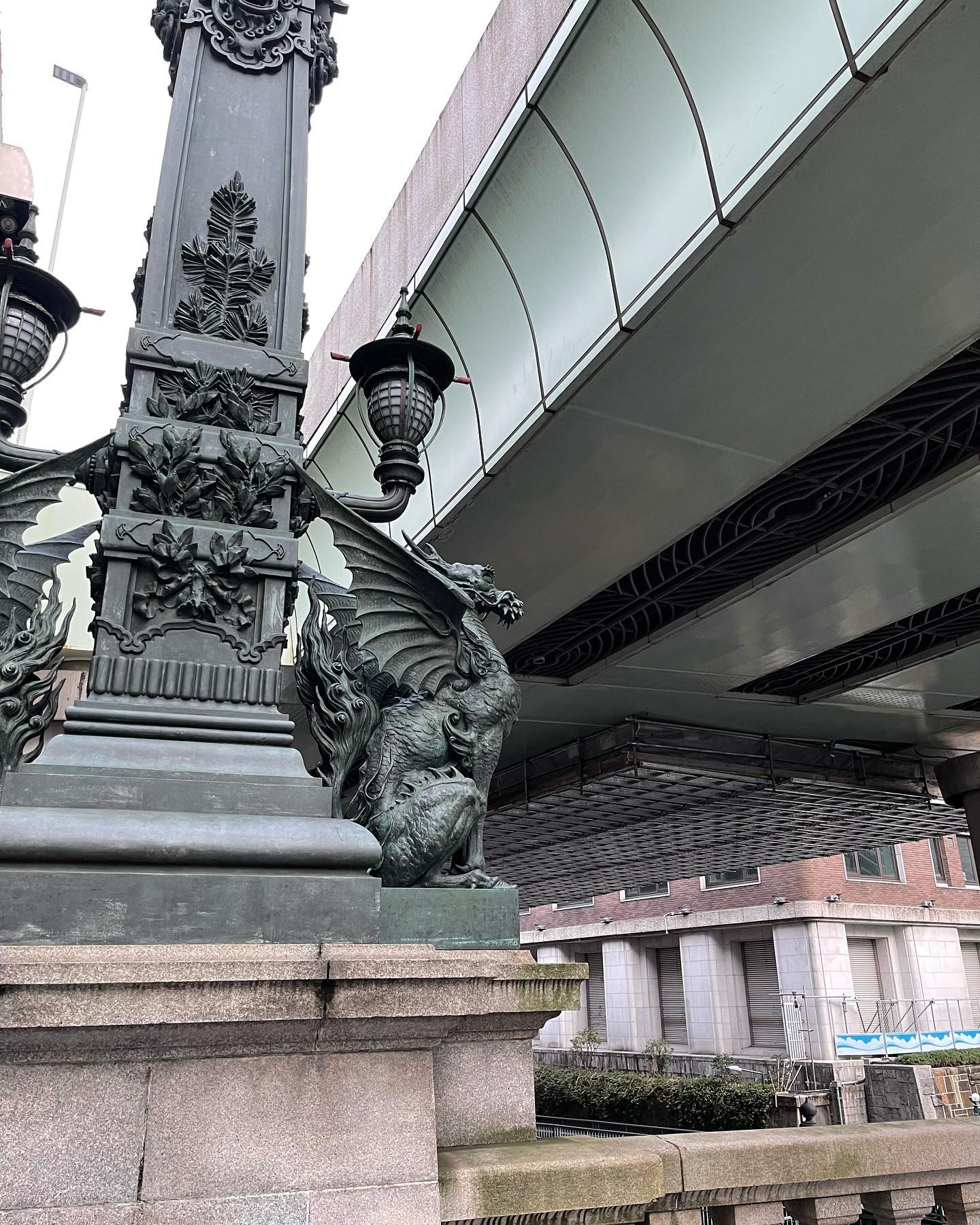 東京の足場見てきました。やっぱりパネルが多いです。日本橋。アメ横。etc工事も多いような〜気がします。